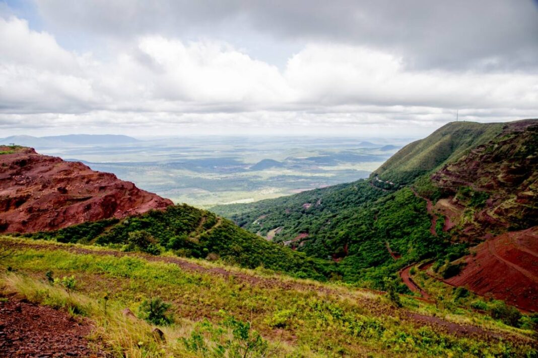 MCR retoma projeto de mineração no Maciço do Urucum