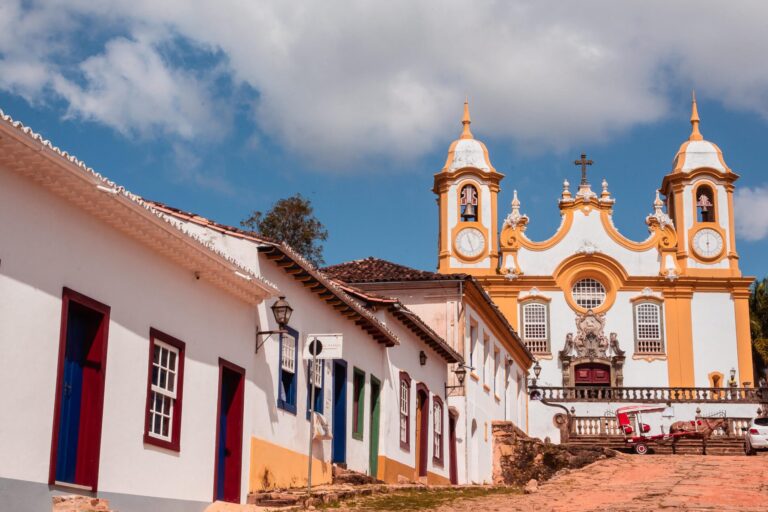 Justiça suspende leilão de área de preservação ambiental em Tiradentes Justiça suspende leilão de área de preservação ambiental em Tiradentes