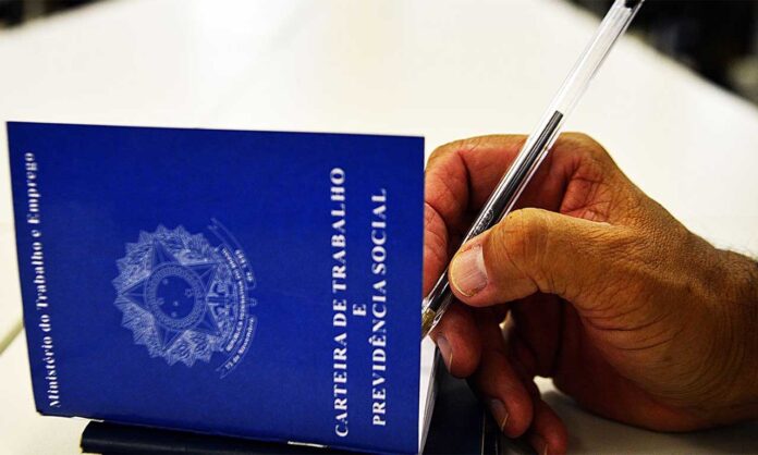 Oportunidades são na modalidade presencial para o município de Miraí; Empresa oferece contratação pelo regime CLT e vaga é inclusiva para candidatos PCD
