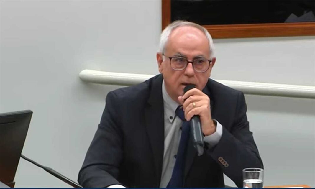 Sem Título-3 Instituição esteve representada pelo diretor Julio Nery em debate da Frente Parlamentar da Mineração Sustentável, na Câmara dos Deputados
