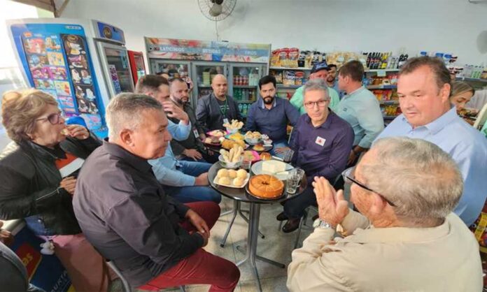 Zema compareceu a evento em Bom Jesus do Amparo e destacou a importância do trecho entre a capital e Governador Valadares; Ministério dos Transportes antecipou valor do pedágio