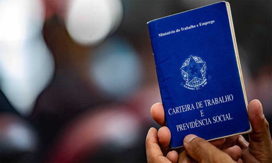 Levantamento é baseado em dados do Caged também mostra que grandes corporações geraram apenas 21% dos postos de trabalho no país, junto com as empresas médias - Sebrae