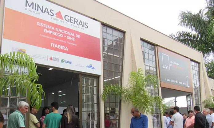 Interessados devem comparecer ao Sine portando carteira de trabalho e documentos com fotos para se candidatar às oportunidades