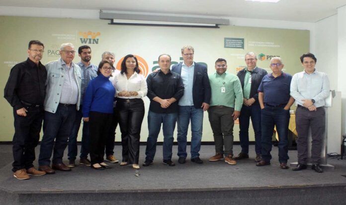 Acita recebeu Daniel Stieler em encontro com empresários, políticos e presidentes de associações comerciais de cidades da região