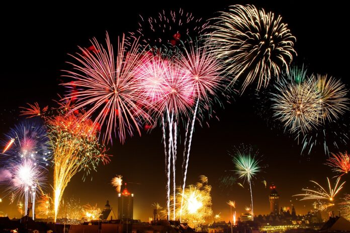 Uso consciente de fogos de artifício em Cidades e Minerais durante festas tradicionais afasta os perigos das queimadas