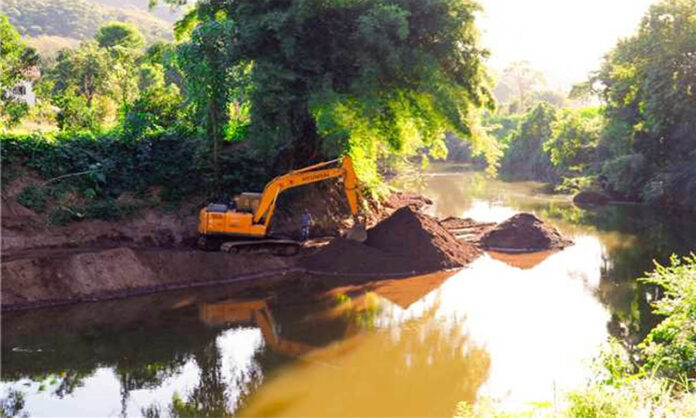 rio santa barbara barra feliz Ação da prefeitura no curso d’água no distrito de Santa Bárbara visa preservação do manancial e evitar enchentes na região