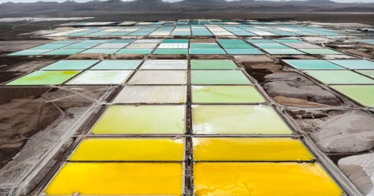Lítio: O Mineral por Trás da Revolução dos Carros Elétricos