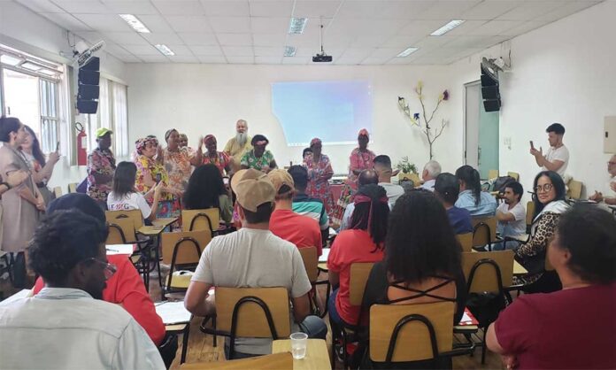 Coletivo SOS Doce Santo Antônio promove encontro na Paróquia Nossa Senhora Aparecida e promete formular uma carta à sociedade alertando para os possíveis danos do empreendimento de mineração