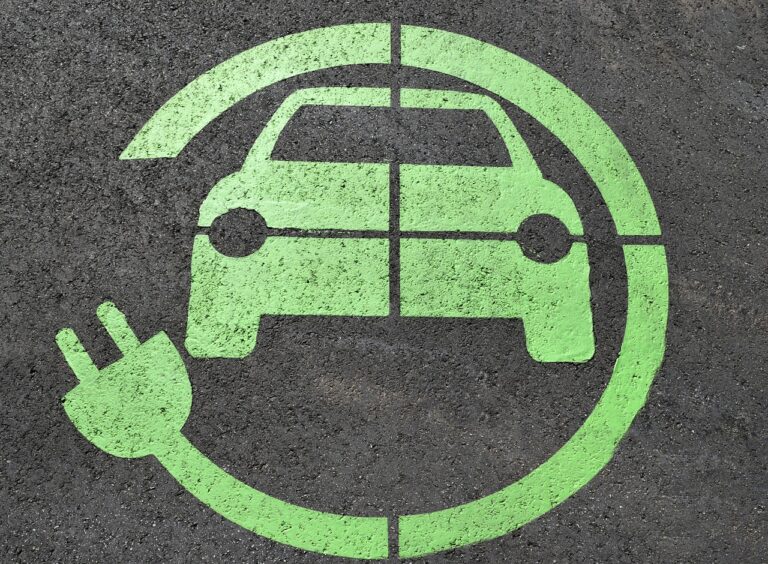 Vale do Jequitinhonha vira rota de exportação do ‘lítio verde’ para o mercado de carros elétricos Vale do Jequitinhonha vira rota de exportação do ‘lítio verde’ para o mercado de carros elétricos