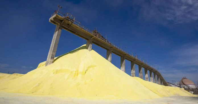 Mineradora britânica fecha acordo em pilha de fosfogesso no Triângulo Mineiro