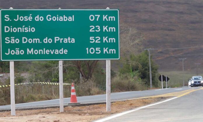 Sem Título-2 Obras de pavimentação da LMG-760 eram aguardadas pela região há cerca de 40 anos e possibilitará melhoria na segurança dos motoristas e na logística para escoamento da produção