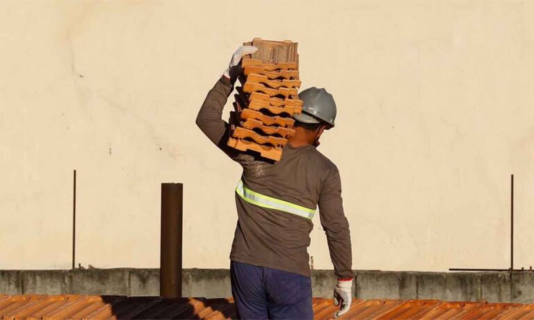 A implementação de um PCMSO bem estruturado e eficaz é um investimento necessário que traz benefícios tanto para os trabalhadores quanto para a empresa - Saúde Ocupacional