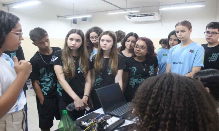 2 II Feira de Ciência e Tecnologia apresentou 31 trabalhos de Automação Industrial e Eletrotécnica e da graduação em Engenharia Elétrica do campus da unidade do IFMG Vale do Aço