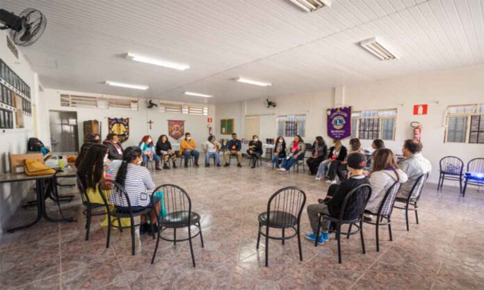 Inciativa é uma ação compensatória e faz parte do Programa de Educação para Revitalização da Bacia do Rio Doce, atendendo ao Termo de Transação e de Ajustamento de Conduta pela contaminação do Rio Doce com rejeitos da Samarco, em 2015 - Fundação Renova