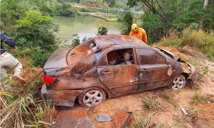 Sem Título-10 Homem de 61 anos viajava em um carro que despencou de uma ribanceira após capotar na altura do KM 289 da rodovia - Acidente