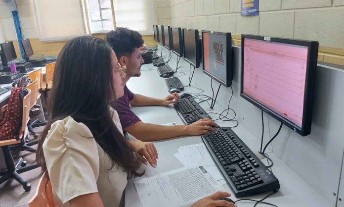 Sem Título-33 Inciativa contempla o plano da cidade de diversificar economia impulsionando a mão-de-obra local; Programa vai oferecer 29 cursos nos níveis de Aperfeiçoamento, Qualificação e Técnico - São Gonçalo do Rio Abaixo