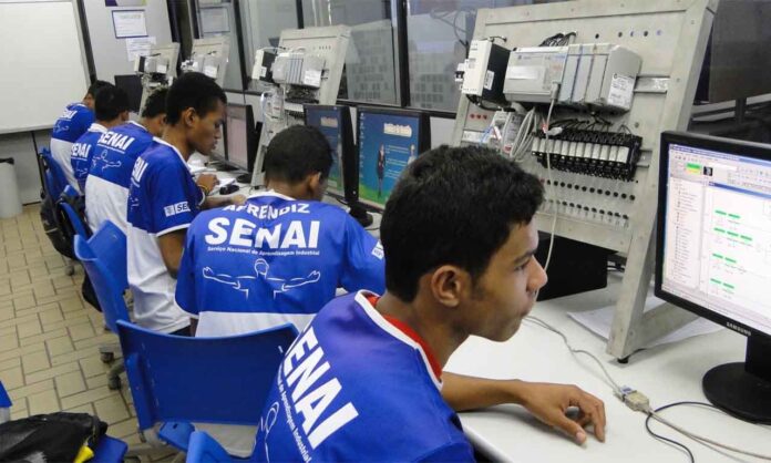 Sem Título-4 Programa realizado em parceria com a Prefeitura visa formar mão-de-obra específica de profissionais de nível técnico; Jovens a partir de 16 anos podem participar - Senai