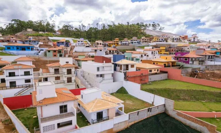 Justiça Federal suspende veiculação de propagandas da Fundação Renova Justiça Federal suspende veiculação de propagandas da Fundação Renova