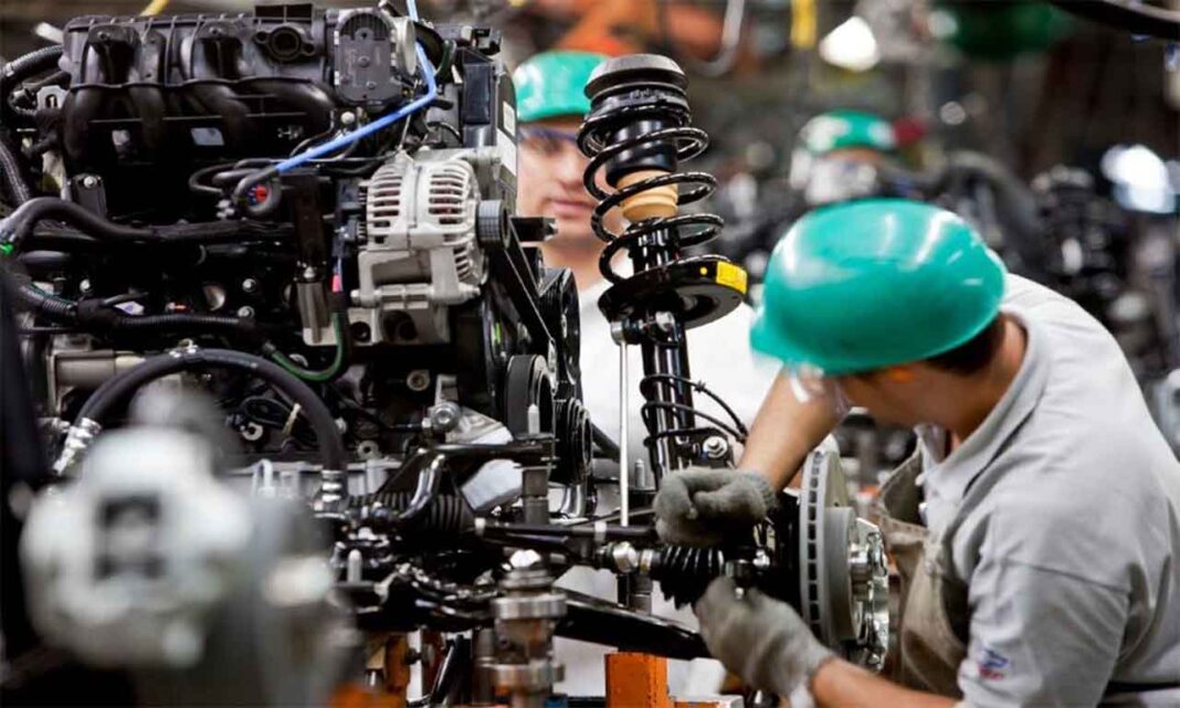 Dados divulgados pelo IBGE apontam crescimento de 0,4% na atividade industrial; Crescimento acumulado no ano é de 0,3%
