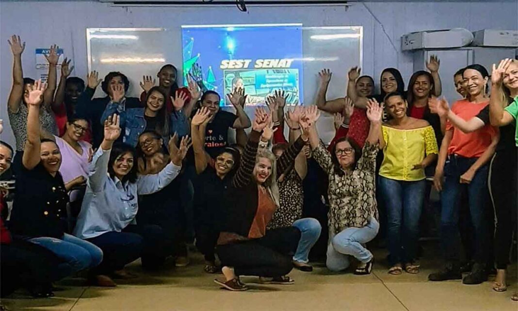 Curso teórico conta com 128 horas de conteúdo para mulheres ocuparem funções que são historicamente masculinas na mineração - Kinross