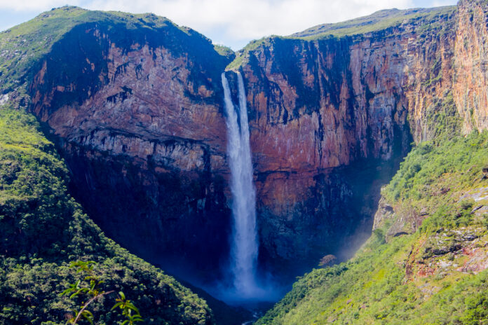 Mirante_tabuleiro Poço da cachoeira do Tabuleiro é interditado por tempo indeterminado após vistoria da Prefeitura de Conceição do Mato Dentro