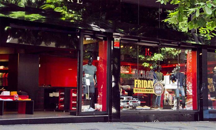 Data oficial é a próxima sexta-feira, 24 de novembro, mas promoções de lojistas já começaram - Procon/ Black Friday