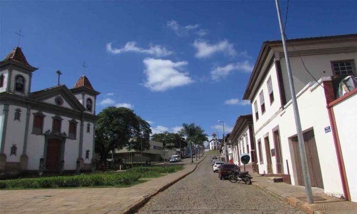 Desde o fim de semana cidade registrou falhas na distribuição de água, segundo reclamações dos moradores ao Procon do Ministério Público de Minas Gerais (MPMG)