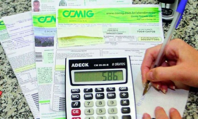 Adesão ao programa do Governo Federal possibilita que consumidores renegociem os débitos com a companhia energética com melhores condições de pagamento - Cemig