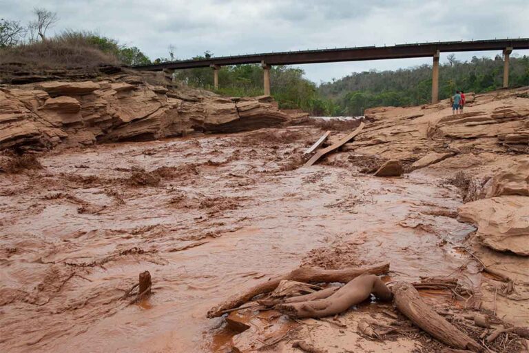 Municípios formam comissões territoriais de atingidos por rompimento da barragem de Mariana, em 2015 Municípios formam comissões territoriais de atingidos por rompimento da barragem de Mariana, em 2015