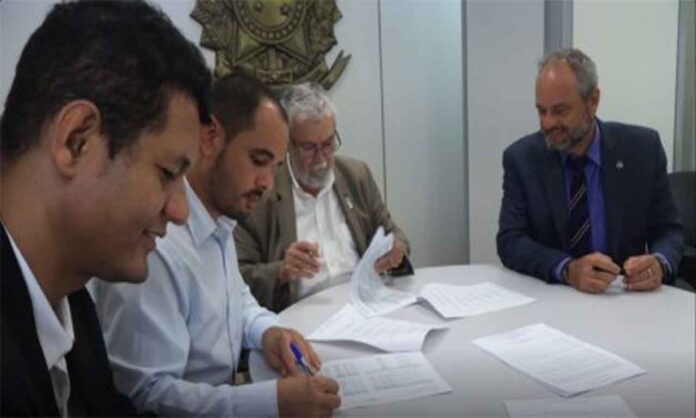 Uma das principais demandas que motivaram a greve de servidores, termo de equiparação foi assinado pelo Sinagências com o Ministério de Gestão e Inovação em Serviços Públicos - ANM