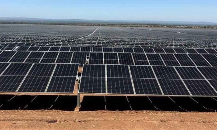 Unidade localizada em Várzea da Palma ocupa área de 1.142 hectares, com capacidade instalada de produzir 662 megawatt-pico para atender municípios do Norte de Minas e outras regiões
