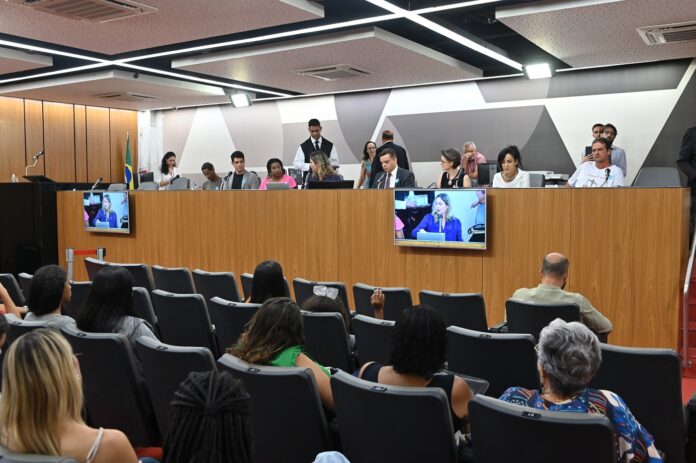 Comunidades atingidas por barragens participam de audiência pública na ALMG
