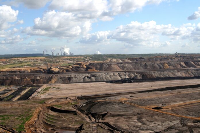 brown-coal-mining-111365_1280 Prazo para prefeituras de cidades afetadas pela mineração peçam direito à CFEM acaba na próxima segunda