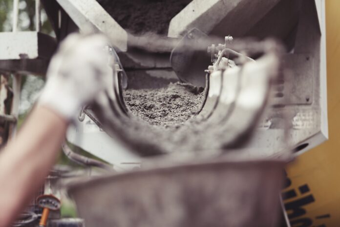 cement-406822_1280 Alcoa testa resíduos da mineração da bauxita como insumo para despoluir cimento