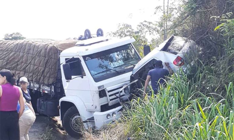 Trecho entre Belo Horizonte e Vale do Aço registrou colisão com vítimas fatias; Batida envolvendo moto e carreta deixou pai e filho feridos na BR-381, em Sabará- Feriado