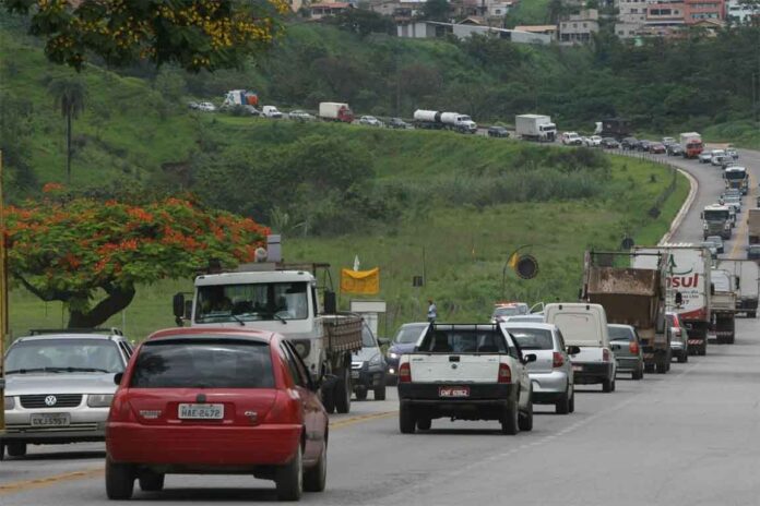Concessão marcada para a próxima quinta-feira na Bolsa de Valores de São Paulo atraiu interesse das corretoras Opportunity e Sita - Aterpa, em nova tentativa de privatizar a “rodovia da morte”