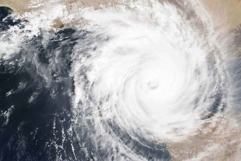 Ciclone extratropical deverá atingir o Brasil na véspera do dia 25 Ciclone extratropical deverá atingir o Brasil na véspera do dia 25