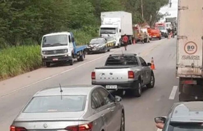 Embora a duplicação represente um avanço, o trecho licitado ainda não contempla a saída de Belo Horizonte, entre Ravena e o Anel Rodoviário