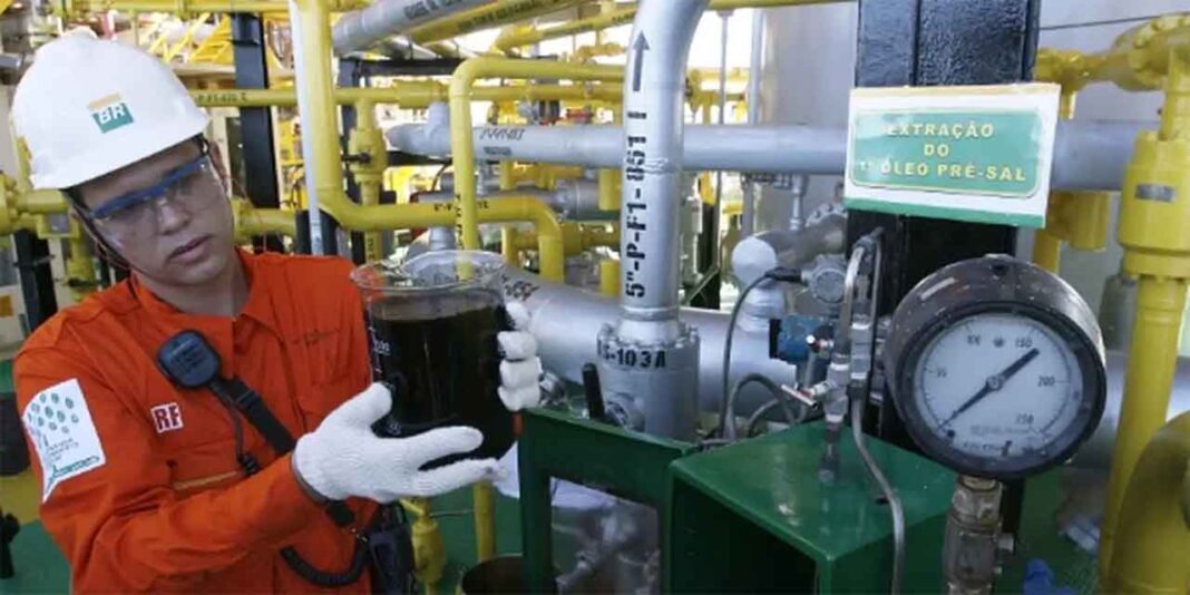 Sem Título-9 Valor que o consumidor paga nos postos é afetado por fatores como impostos, mistura de biocombustíveis, margens de lucro da distribuição e o preço definido pelo próprio posto