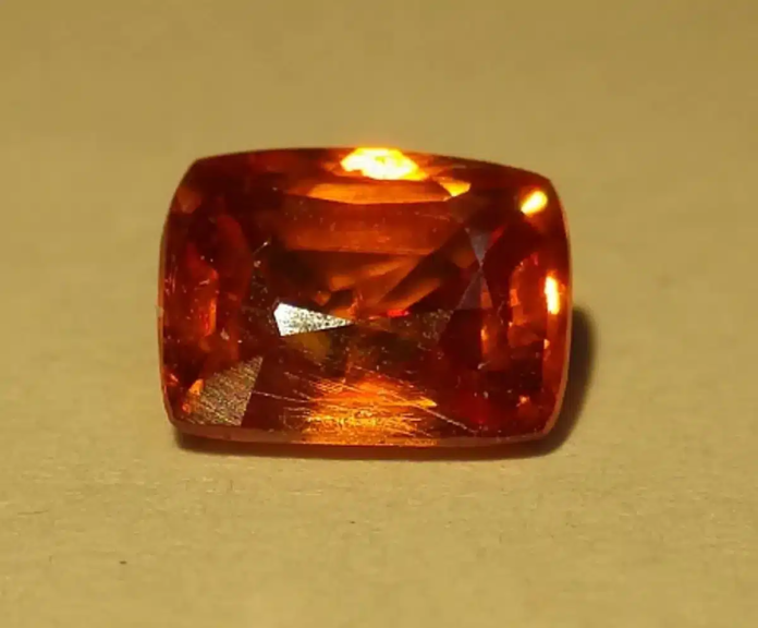 Kyawthuite Conheça o Kyawthuite, mineral único e raro encontrado apenas em um país
