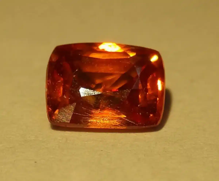 Conheça o Kyawthuite, mineral único e raro encontrado apenas em um país
