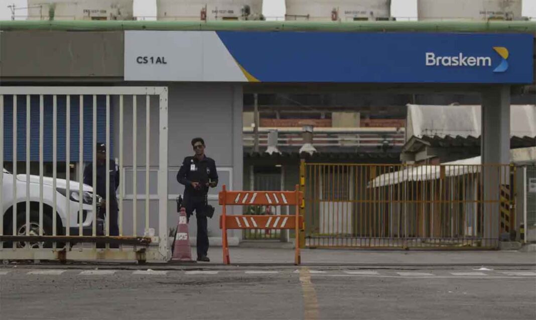 Sem Título-13 Agenda inclui reuniões com o governador de Alagoas, com o prefeito de Maceió e o presidente do Tribunal de Justiça; Comitiva vai se reunir também com membros do Judiciário que conduzem as investigações
