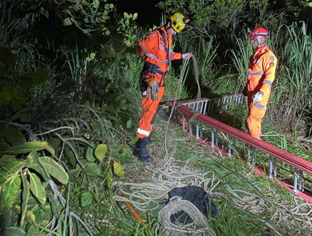 Sem Título-16 Fato ocorreu na zona rural de Santana do Paraíso, às margens da BR-381; Idoso ficou mais de 10 horas preso no local antes de ser resgatado pelo Corpo de Bombeiros