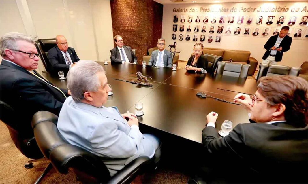 Instabilidade provocada por mina da empresa obrigou mais de 60 mil pessoas a abandonarem suas casas no final de 2023; Processos também tramitam na Justiça Federal