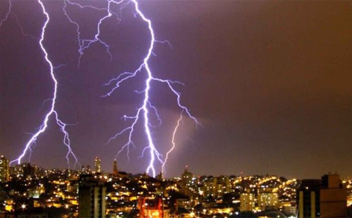 Cemig alerta para os riscos durante temporais e orienta consumidores sobre como proceder em situações que possam provocar acidentes no período chuvoso