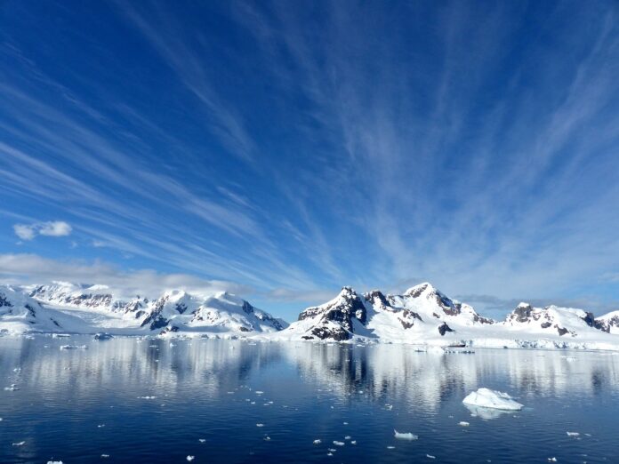 antarctica-1987579_1280 Em ação polêmica, Noruega aprova mineração nas águas do Ártico