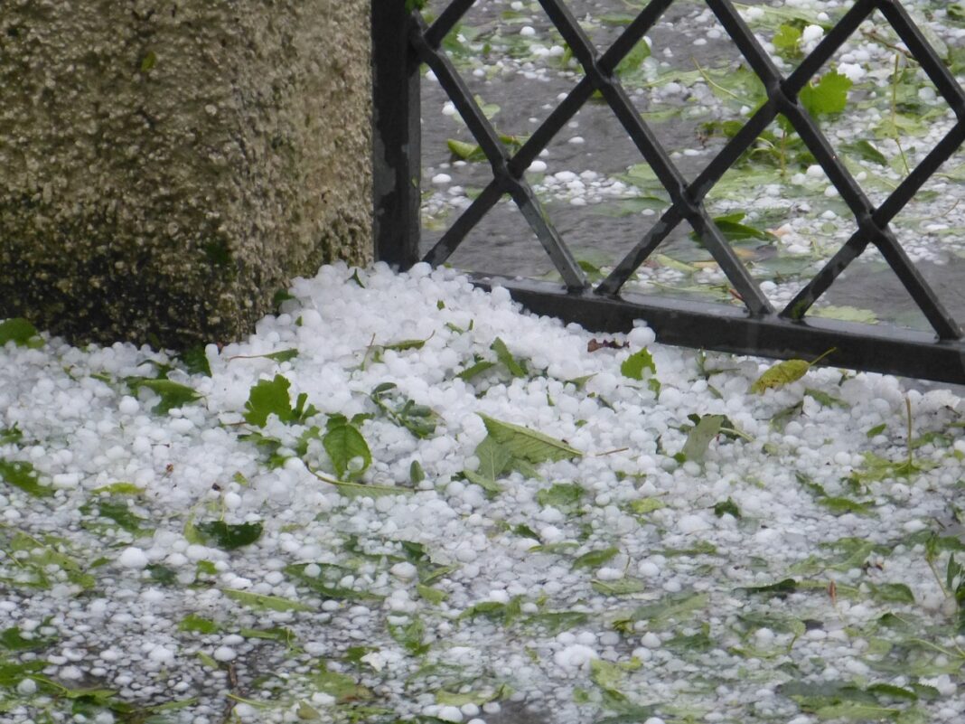 562 cidades de MG entram em estado de alerta para chuva forte e granizo