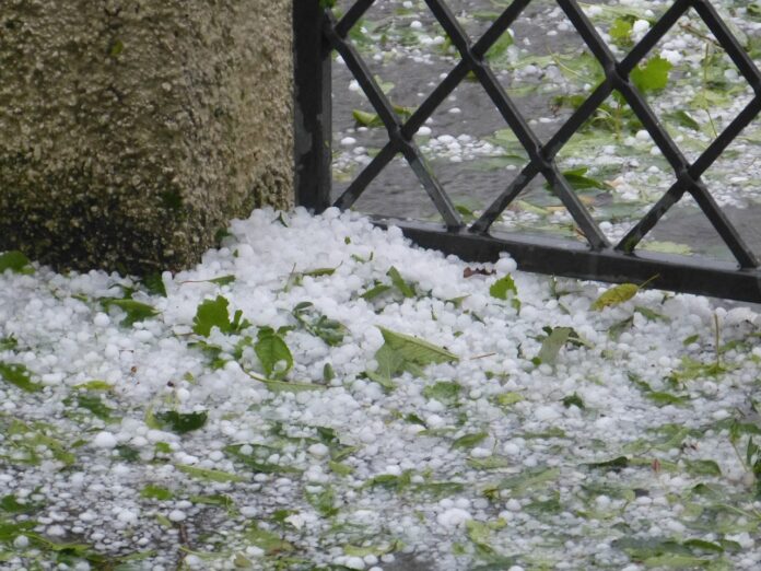 chuvas-mg-granizo 562 cidades de MG entram em estado de alerta para chuva forte e granizo