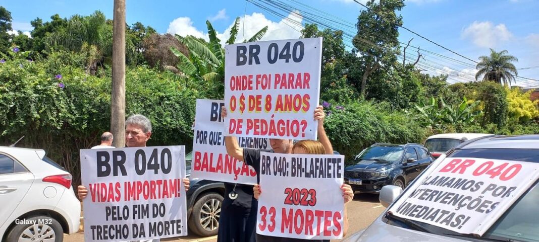 Motoristas fazem manifestação na BR-040 por melhorias urgentes num dos trechos mais mortíferos de MG