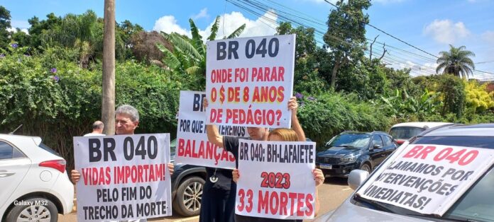 Motoristas fazem manifestação na BR-040 por melhorias urgentes num dos trechos mais mortíferos de MG
